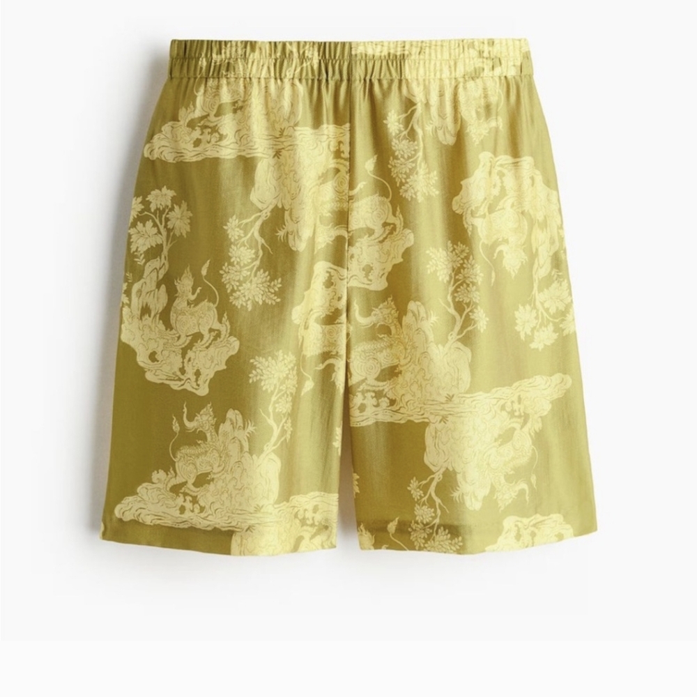 *LAST CHANCE* WHITE LOTUS x H&M PATTERNED KNEE-LENGTH SHORTS NWT Size XXL - Picture 6 of 11